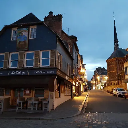 La Petite Parenthese アパート