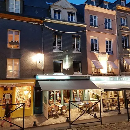 La Petite Parenthese アパート