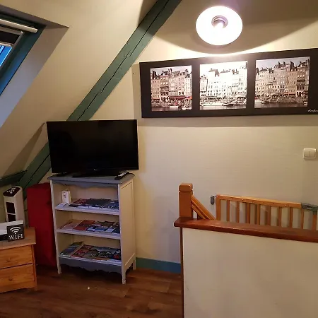 La Petite Parenthese *